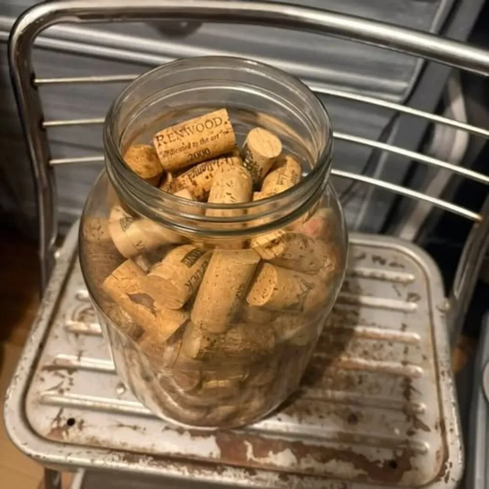 Unbranded natural cork
